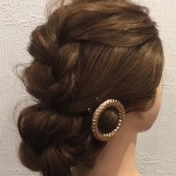 大きめの編み込みがかわいい♡パーティーにピッタリなシニヨンアレンジ ヘアアレンジ ロングヘア