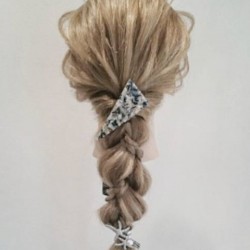 隠れ三つ編みがかわいい♡ひと手間加えるだけで出来ちゃう♪ ヘアアレンジ ミディアムヘア