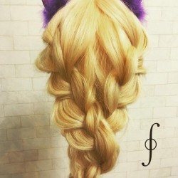 三つ編み2つで簡単編み下ろしヘア ヘアアレンジ ロングヘア