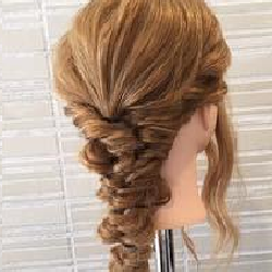 三つ編みは飽きてしまった方へ!こなれ感たっぷりのねじりおろしヘア ヘアアレンジ ロングヘア