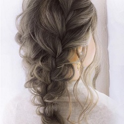 三つ編みでこんなに可愛く♡結婚式にもオススメな儚げアレンジ ヘアアレンジ ロングヘア