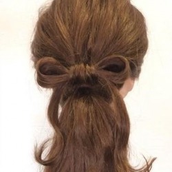 ヘアアレンジで女子力アップ♪ガーリーさ満点のリボン×ポニーテールアレンジ ヘアアレンジ ロングヘア