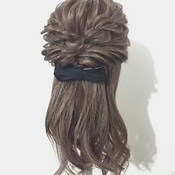 広がらずに上品にまとまる！くるりんぱとロープ編みで作るハーフアップアレンジ♪　ヘアアレンジ　ロングヘア