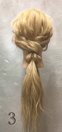 お姫様のような華やかさ♡大きな編み下ろしヘアアレンジ3