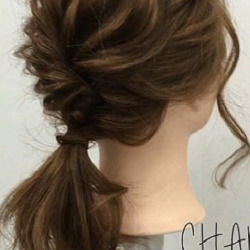 ルーズ感はベース巻きがカギ♪ゆるゆるリラックスポニー ヘアアレンジ ミディアムヘア