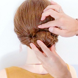 浴衣にも合う!!夏でも涼しげなローシニヨン♡ ヘアアレンジ ロングヘア