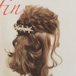 お呼ばれにぴったりの華やかさ☆褒められること間違いなしのハーフアップアレンジ ヘアアレンジ ロングヘア