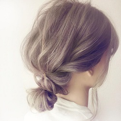 忙しい朝に!3分でできる簡単キレイまとめ髪アレンジ♪ ヘアアレンジ ミディアムヘア