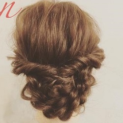 華やかさアップ間違いなし!くるりんぱ×三つ編みのまとめ髪♪ ヘアアレンジ ロングヘア