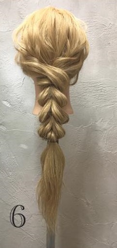 お姫様のような華やかさ♡大きな編み下ろしヘアアレンジ6