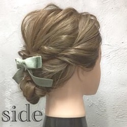 リボンがよく似合う♪ドレスアップしたときにぴったりのシニヨンアレンジ　ヘアアレンジ　ミディアムヘア