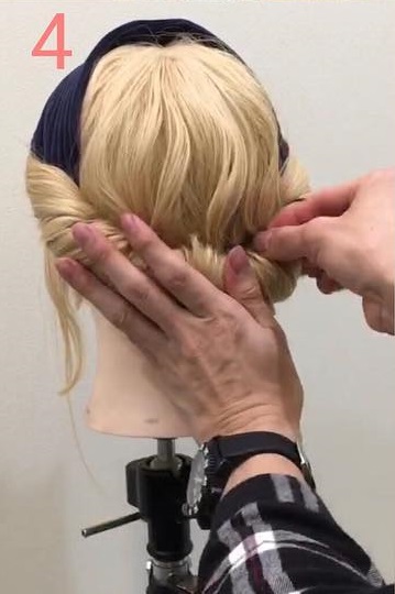 外国人セレブ風！！ヘアバンドでスッキリまとめ髪アレンジ♪ 4