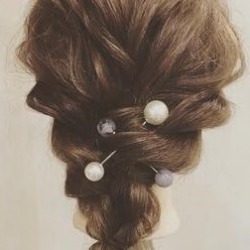 周りと差をつけられるヘアアクセサリー☆ヘアバトンにぴったりの編み下ろしアレンジ ヘアアレンジ ロングヘア
