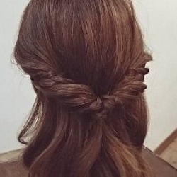 こんなハーフアップ見たことない！くるりんぱと三つ編みで変化球ヘアアレンジ　ヘアアレンジ　ミディアムヘア