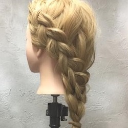 上級者向け!後ろ姿が華やかな裏編み込みの編みおろしアレンジ♪ ヘアアレンジ ロングヘア