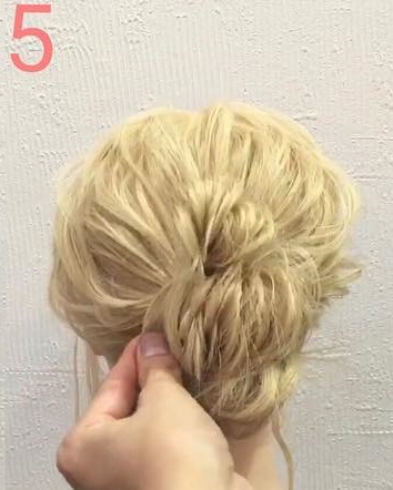 ヘアクリップと相性抜群◎お団子3つでつくる、こなれ感たっぷりのまとめ髪アレンジ5