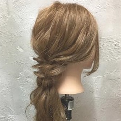 季節問わず使える♡ロープ編みで作る、外国人風ローポニー♪　ヘアアレンジ　ロングヘア