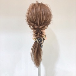 寝坊したってあきらめないで！パパッとまとまる、簡単ローポニー♪　ヘアアレンジ　ロングヘア