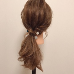 大人女子の方にオススメ！上品なこなれ感が出せるローポニーテールアレンジ　ヘアアレンジ　ロングヘア