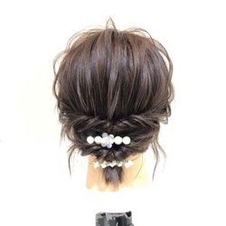 忙しい朝でも出来ちゃう♪くるりんぱだけで出来るまとめ髪アレンジ ヘアアレンジ ミディアムヘア