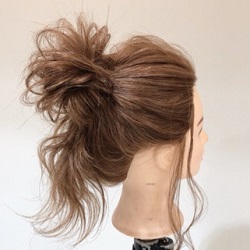 3分でできる！ほぐし方がポイントのお団子アレンジ　ヘアアレンジ　ミディアムヘア