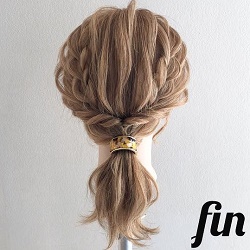 チラ見えする三つ編みがポイント♡簡単ステップで女の子らしさ全開ローポニ―♪　ヘアアレンジ　ロングヘア