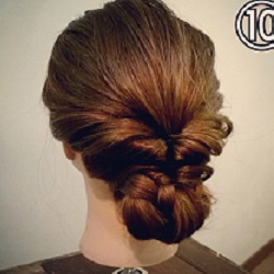 大人っぽいだけじゃない!男女ウケ◎シニヨンアレンジ ヘアアレンジ ロングヘア