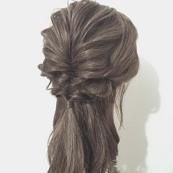 定番のハーフアップをもっと可愛く♡くるりんぱとロープ編みでできるハーフアップアレンジ　ヘアアレンジ　ミディアムヘア