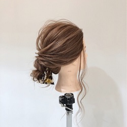 朝忙しい女子たちへ♪コテも使わず3分で出来る、大人っぽシニヨンヘア♡　ヘアアレンジ　ミディアムヘア