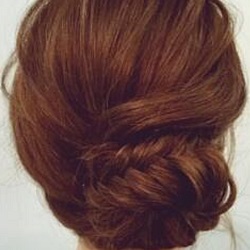 意外と簡単!フィッシュボーンで大人シニヨンアレンジ ヘアアレンジ ロングヘア