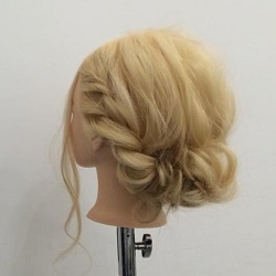 サイドのロープ編みが魅力♪特別なお出かけにもぴったりなアップアレンジ☆ ヘアアレンジ ロングヘア