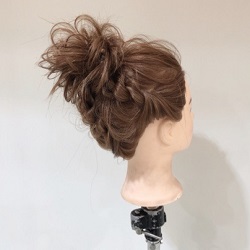 一度は試したい憧れヘア♪カッコカワイイお団子アレンジ ヘアアレンジ ロングヘア
