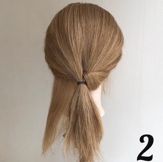 ただ縛るだけじゃもったいない!ヘアリングを有効活用できるポニテアレンジ2