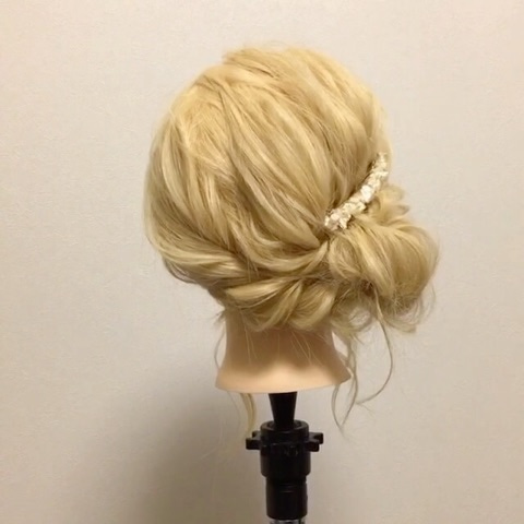 ちょっとしたオシャレヘアに♪サイドで魅せるまとめ髪♡ top