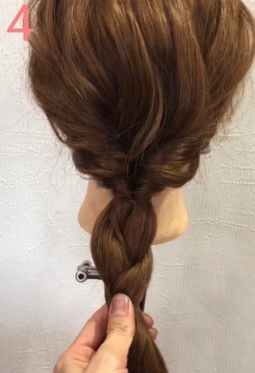 みんなが真似したいあの人気ヘアレンジを大公開！編みおろしアレンジ4