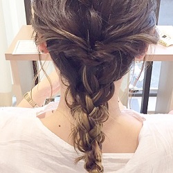 編み込みが出来なくてもOK!三つ編みだけで作る裏ワザ編み下ろしアレンジ ヘアアレンジ ロングヘア