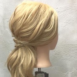 大人っぽさはエレガントさから♪パパっとラクチンローポニー☆　ヘアアレンジ　ロングヘア