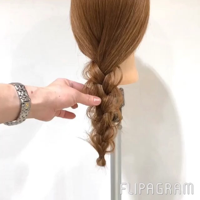 ヘアアクセサリー上手に使えてる？オシャレにまとまるバナナクリップアレンジ1