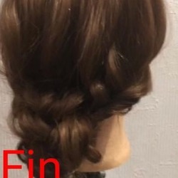 エレガントな仕上がりに♪くるりんぱ×三つ編みだけでできちゃう、簡単シニヨンアレンジ ヘアアレンジ ロングヘア