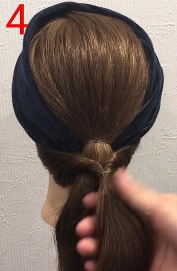 ヘアバンドとアクセの組み合わせでオシャレ上級者☆ひと工夫で差をつけるポニテアレンジ4