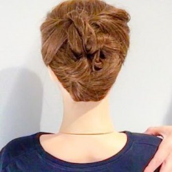 「ほぐすのが苦手・・・」という方必見☆ほぐさない、スタイリッシュさが魅力のまとめ髪アレンジ ヘアアレンジ ロングヘア