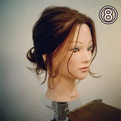 ミディアムさん向けオフィスアレンジ◎落ち着いた雰囲気が素敵なシニヨンアレンジ ヘアアレンジ ミディアムヘア