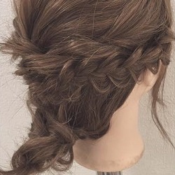 後ろ姿でカワイイはつくれる♡新しいシニヨンスタイル ヘアアレンジ ロングヘア