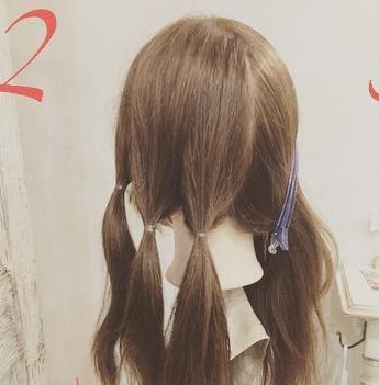 ロングヘアもすっきりまとまる◎簡単三つ編み2