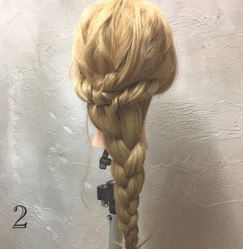 後ろふわっとかわいい♡お呼ばれにもぴったりなヘアアレンジ.2