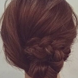 たった5分で上品なまとめ髪!?三つ編みで時短ヘアアレンジ ヘアアレンジ ロングヘア
