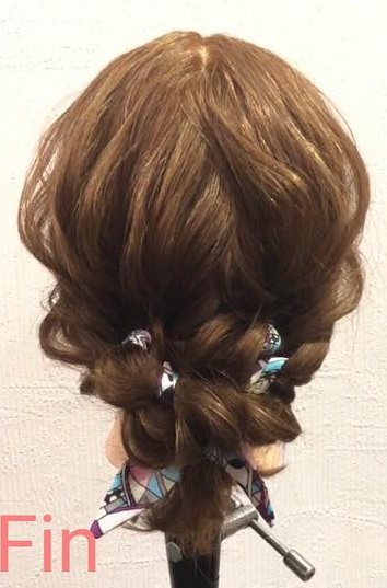 ヘアアレンジで春を先取り♪オトナ女子にぴったりの華やかスカーフアレンジtop