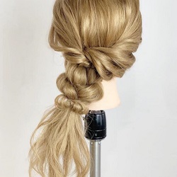 こんなアレンジ見たことない!みんなに注目されちゃうサイドアレンジ ヘアアレンジ ロングヘア