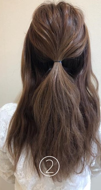 ヘアアクセなしでも可愛い♡ゴムも簡単に隠せちゃうポニーテールアレンジ2