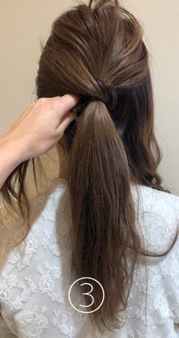 ヘアアクセなしでも可愛い♡ゴムも簡単に隠せちゃうポニーテールアレンジ3